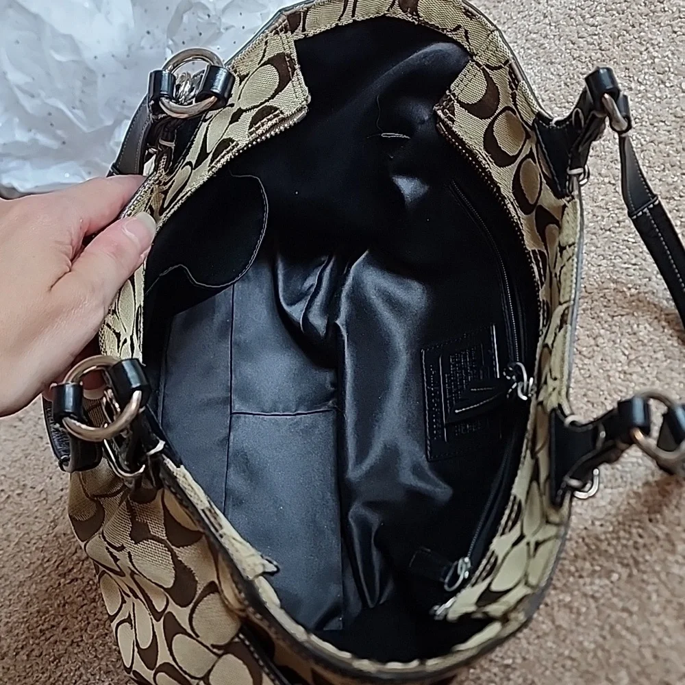 Authentic Vintage Coach bag From 2011 - Picture 7 of 15